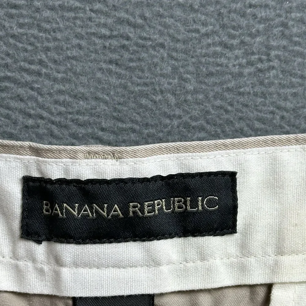 Banana Republic Mens 34R Pleated Chino Shorts Beige Casual Preppy EUC